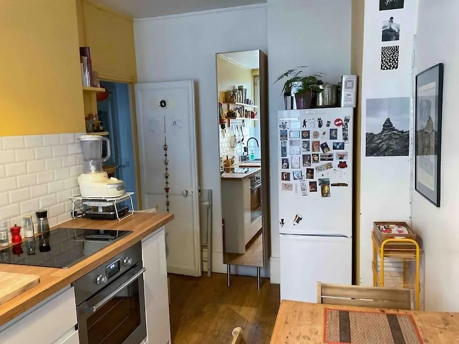 Quiet Apt 2Rooms Big Kitchen Canal Saint Martin Paris 0*,  França