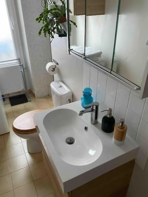 Quiet Apt 2Rooms Big Kitchen Canal Saint Martin 파리